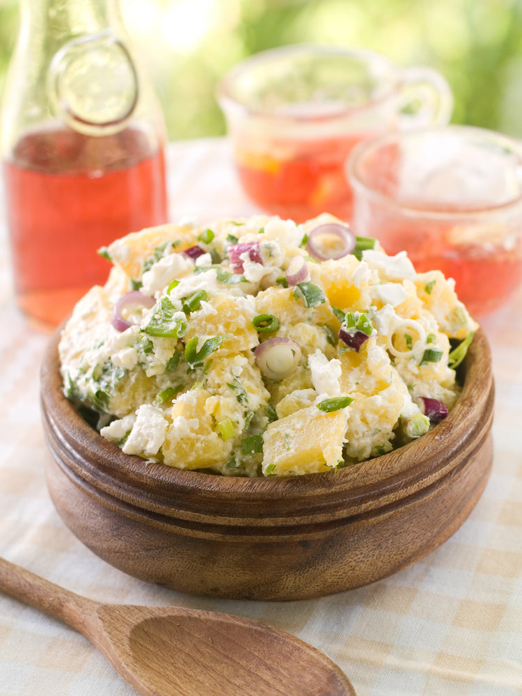 Salade de pommes de terre crémeuse simple avec bacon et ciboulette